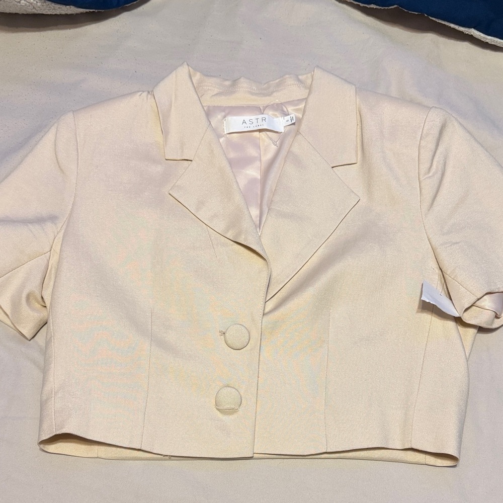 ASTR The Label Women's cropped suit jacket size small